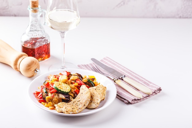 Talerz z domowym daniem